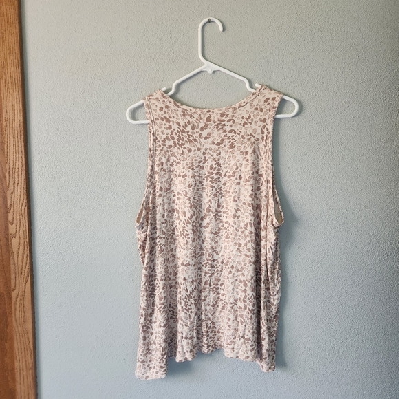 Old Navy Tank - Picture 4 of 6